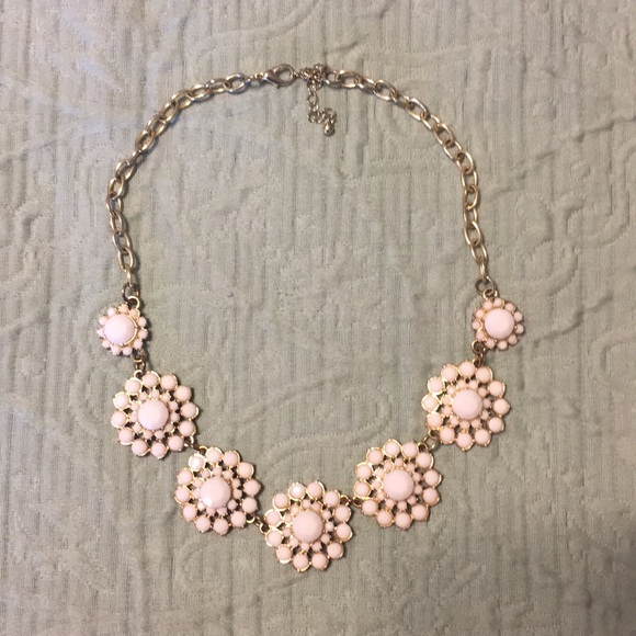 Jewelry - White flower statement necklace. 2 for $10!